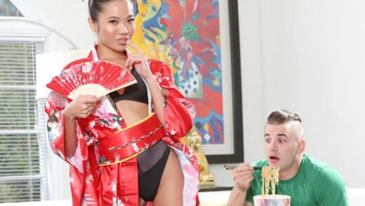 Family – Vina Sky – Asian Stepsister Knows Exactly What He Needs