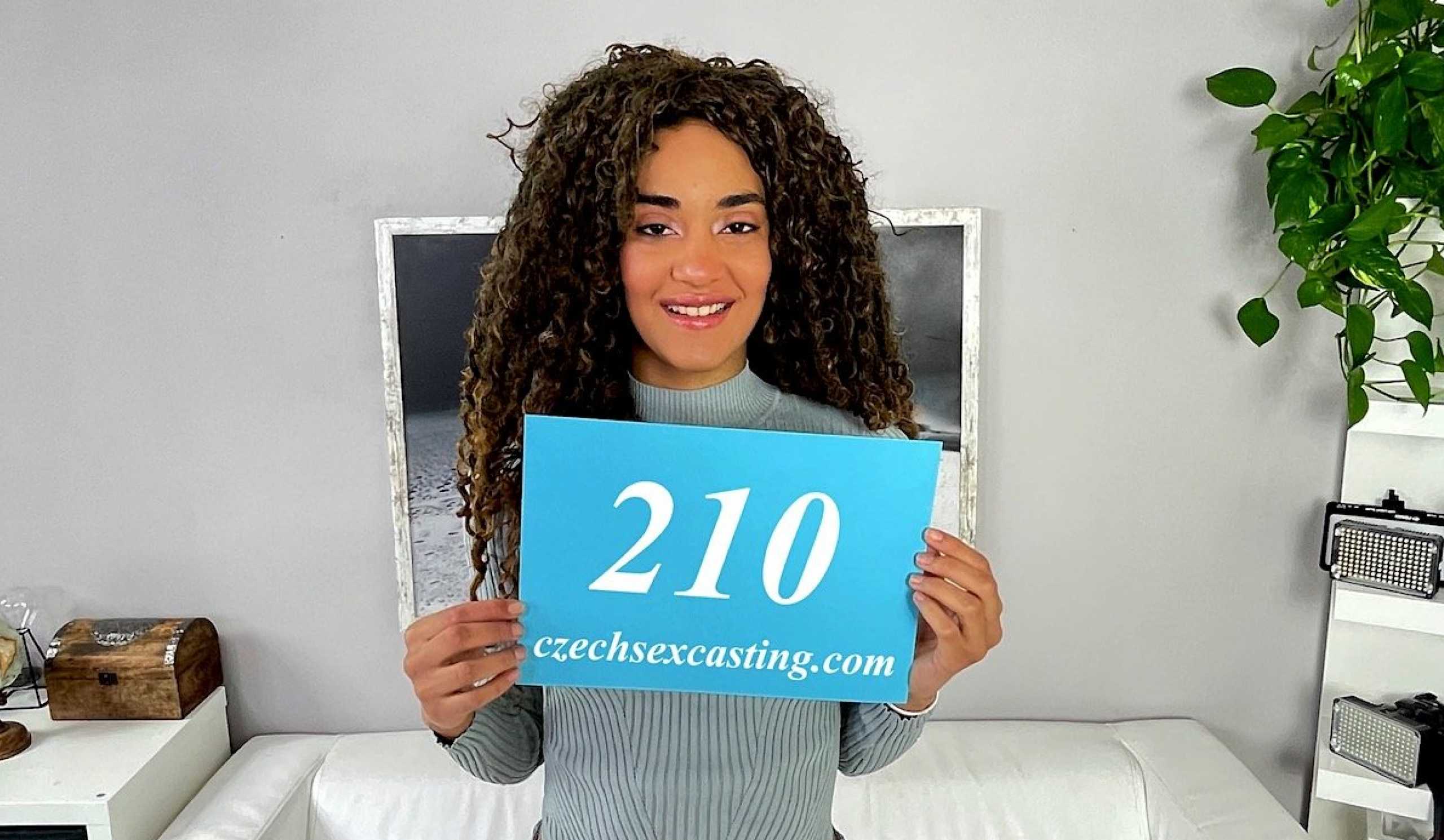 CzechSexCasting &#8211; Capri Lmonde &#8211; Are you sure this is fashion casting?