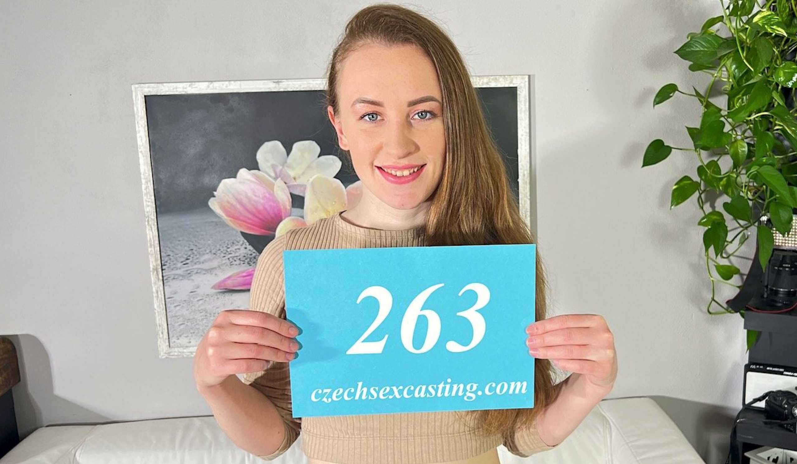 CzechSexCasting &#8211; Emma Fantazy &#8211; Horny Photographer Loves New Faces
