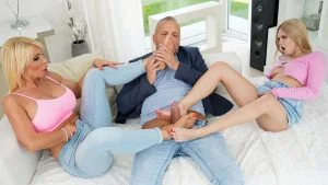 HotLegsAndFeet &#8211; Tiffany Rousso &#8211; The Load Before Christmas!