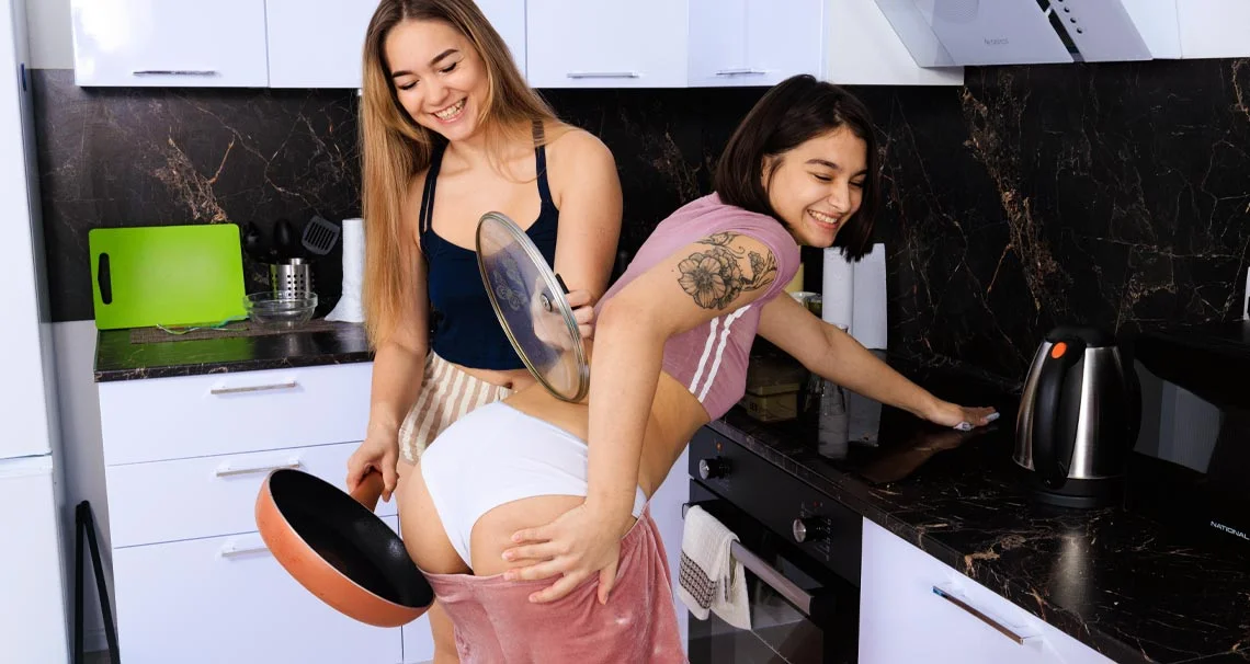 ClubSeventeen – Hazel Grace And Sasha Xray – Scissoring For The Very First Time, Perverzija.com ClubSeventeen – Hazel Grace And Sasha Xray – Scissoring For The Very First Time