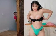 BigNaturals – Chloe Surreal – Big Naturals For The Landscaper