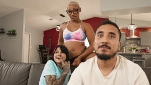 SeeMomSuck &#8211; Mercedes Sinclair And Sadie Pop &#8211; Distraction Blowjob